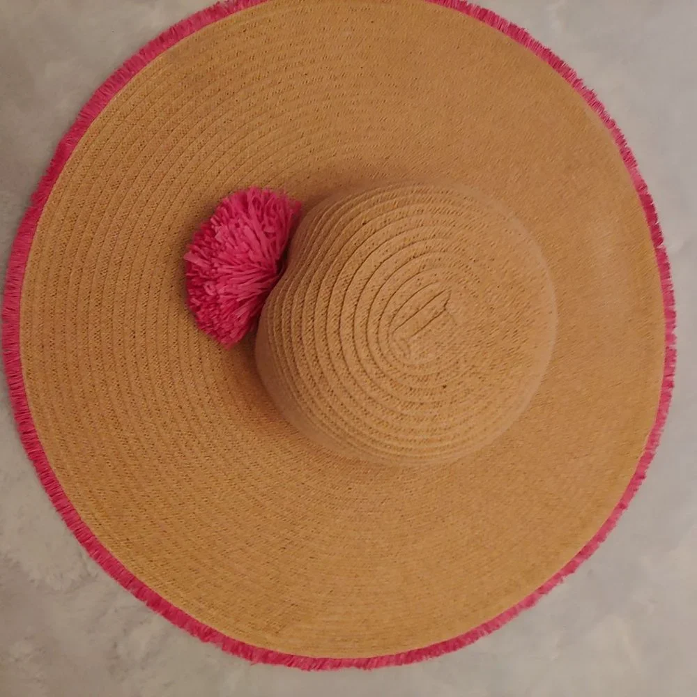 Nine West large floppy straw sun hat with pink straw flower and trim - Picture 4 of 8